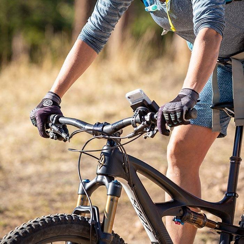 Verschiedenes - Nite Ize - Squeeze™ Rotierende Smartphone-Stangenhalterung - SUSBM-01-R3 - Verschiedenes