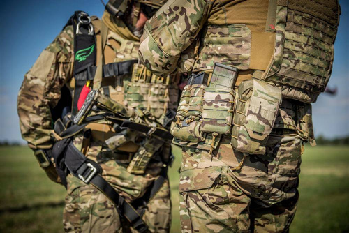 Direct Action - Pistolenmagazinträger Tasche Speed Reload - PenCott BadLands - PO-PTSR-CD5-PBL - Magazin & Munitionstaschen