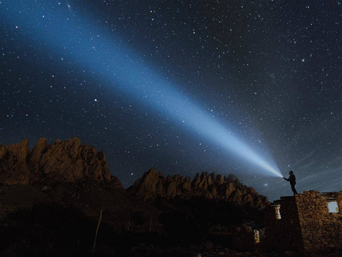 Outdoor - Fenix - LED-Taschenlampe - 3000 Lumen - 5000 mAh - Schwarz - PD40R V2.0 - LED-Taschenlampen