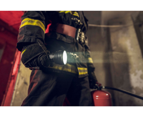 Outdoor - Armytek - Taktische Taschenlampe Barracuda Pro Max - Blitzlicht - 2800 lm - Schwarz - F10501PC - LED-Taschenlampen