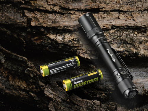 LED-Taschenlampen - Fenix - E20 V2.0 Taschenlampe - 350 Lumen