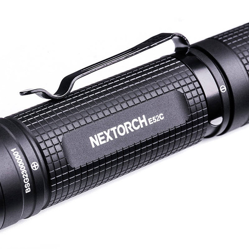 NEXTorch - E52 C LED Taktische Taschenlampe mit 4800 mAh Akku - 3000 lm - Schwarz - E52C - LED-Taschenlampen